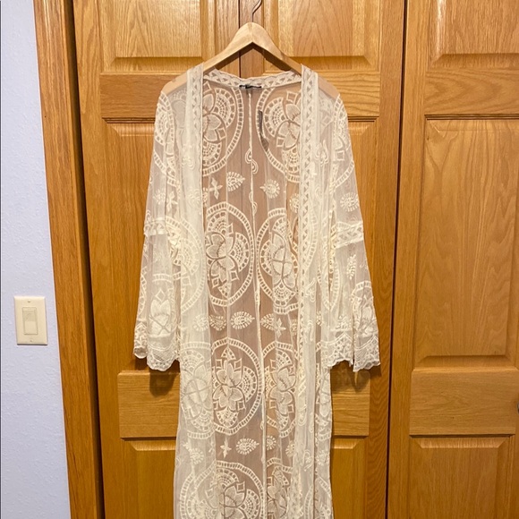 torrid Tops - Torrid Lace maxi Kimono cream bell sleeves new size 1X or 14-16 Festival